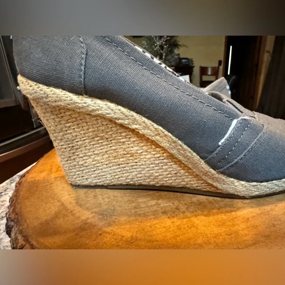 Toms wedge espadrilles